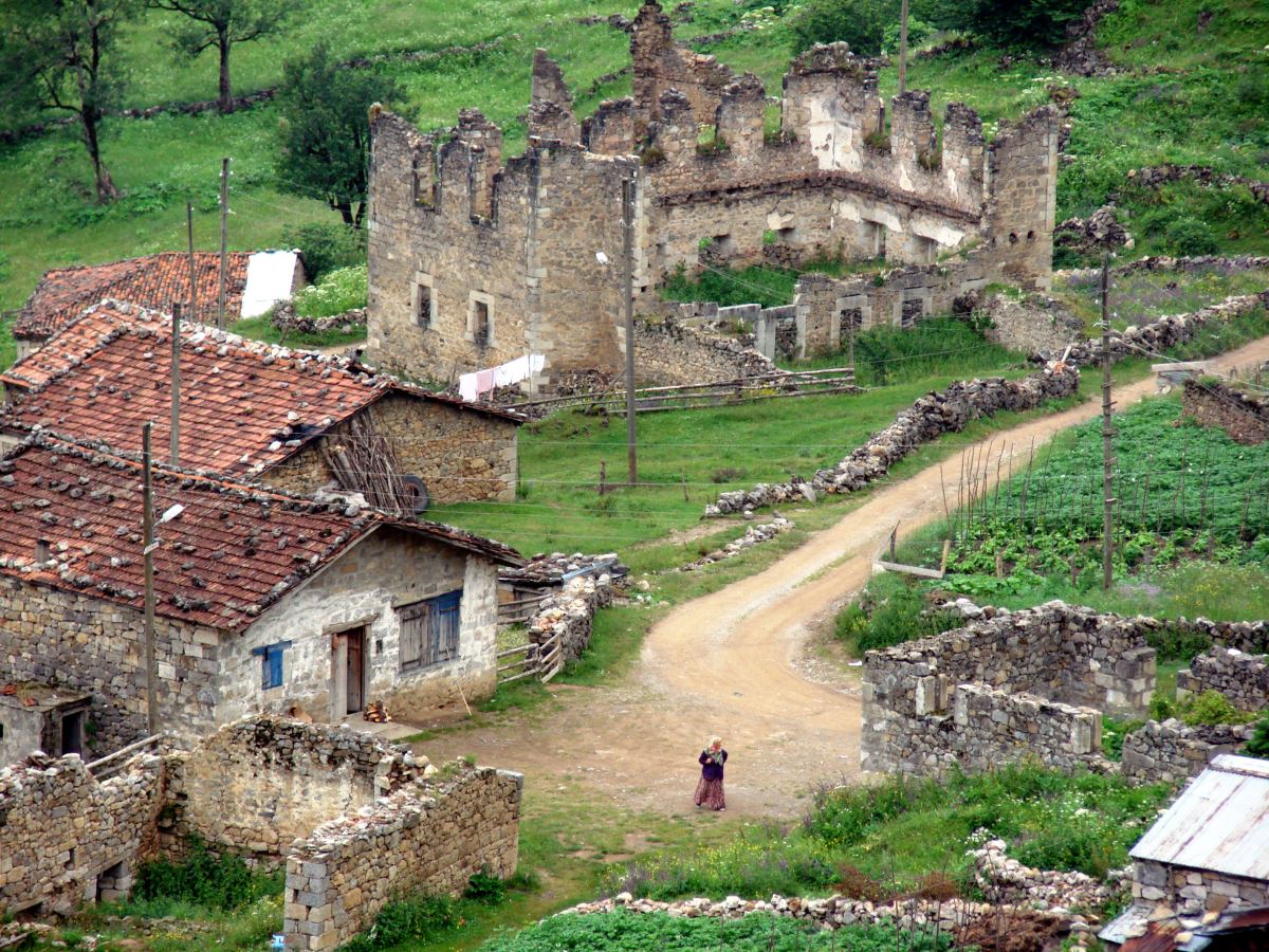 Santa Harabeleri nerededir? Santa Harabeleri'ne nasıl gidilir? Santa Harabeleri'nin tarihi...