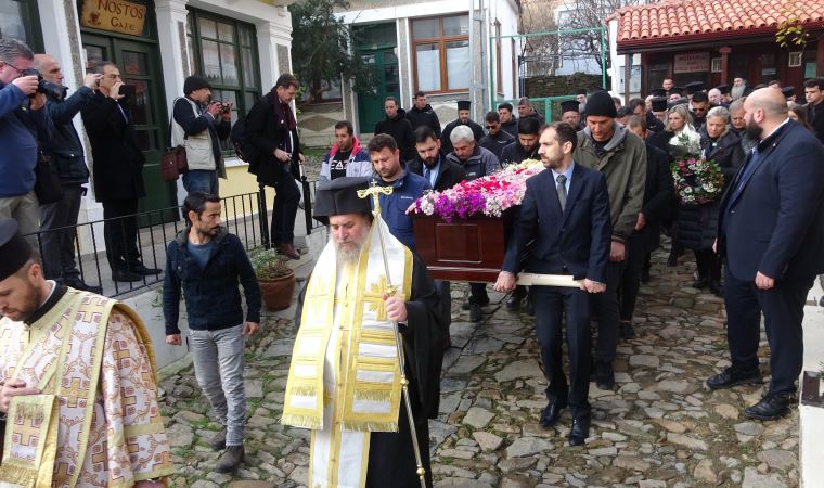 Fener Rum Patriği Bartholomeos'un ablası Gökçeda'da toprağa verildi