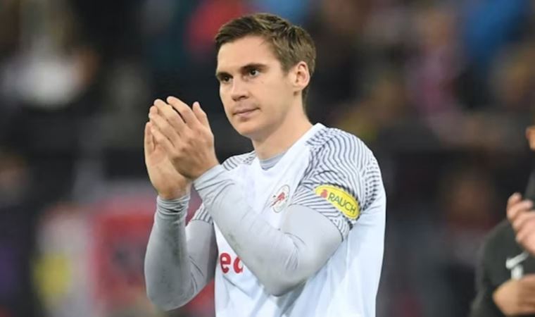 Leeds United, savunma oyuncusu Wöber'i transfer etti