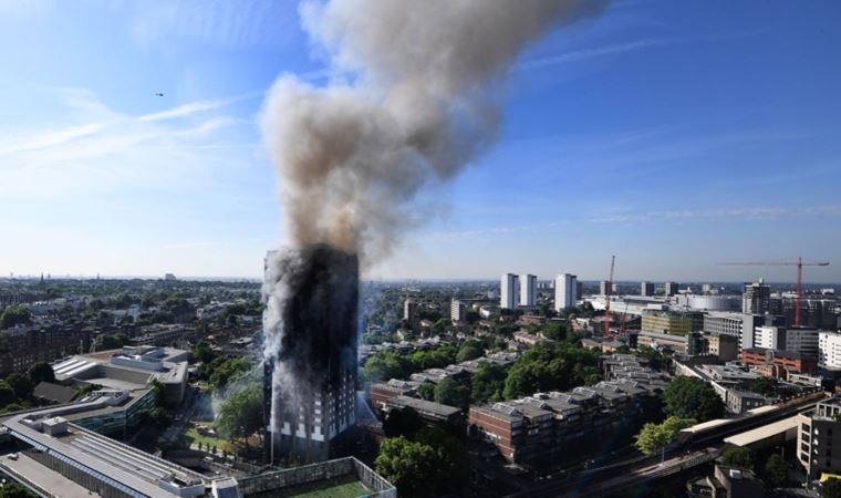 İngiliz hükümeti Grenfell yangınındaki eksiklerini kabul eti