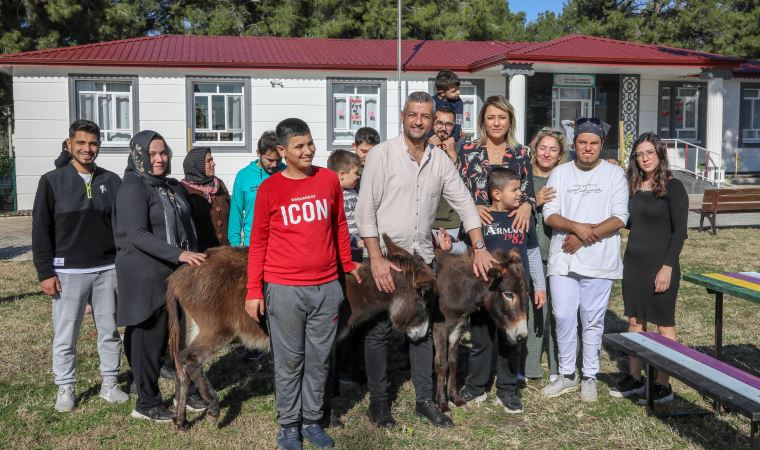 Kaderine terk edilen köy okulu, otizmli çocuklara umut oldu