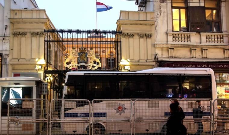 Hollanda'dan Türkiye kararı Başkonsolosluk quot güvenlik quot gerekçesiyle kapatıldı