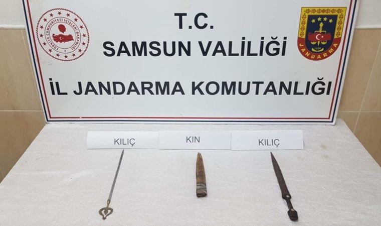 Samsun'da tarihi eser niteliğinde 2 kılıç ele geçirildi