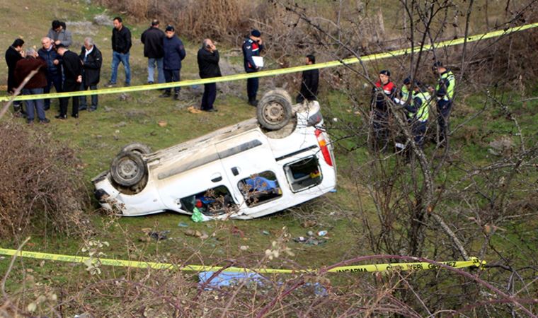 Tokat'ta feci kaza: Anne ve kızı öldü, 3 yaralı