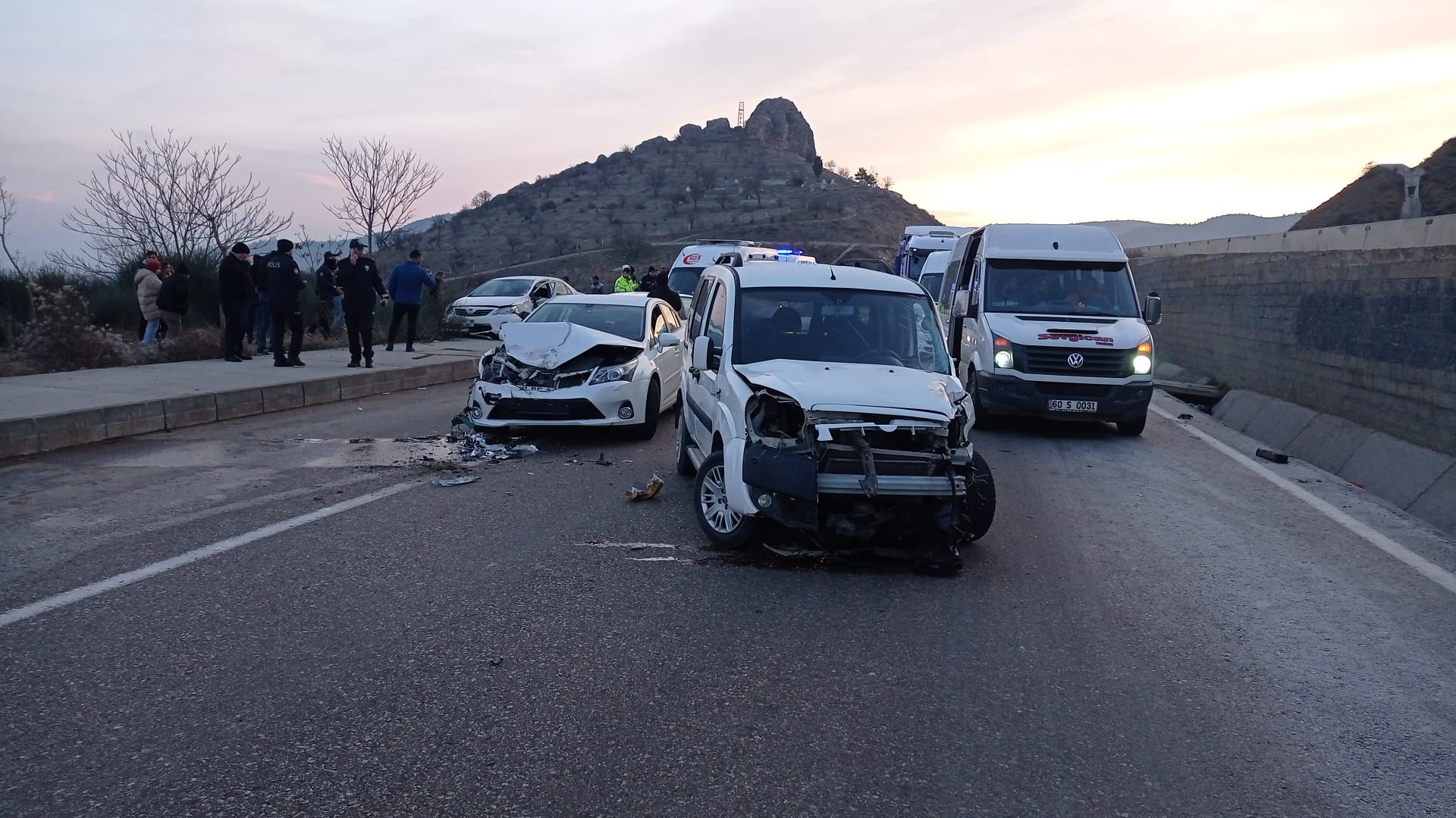 Tokat'ta Zincirleme 'buzlanma' Kazası: 9 Yaralı - Son Dakika Türkiye ...