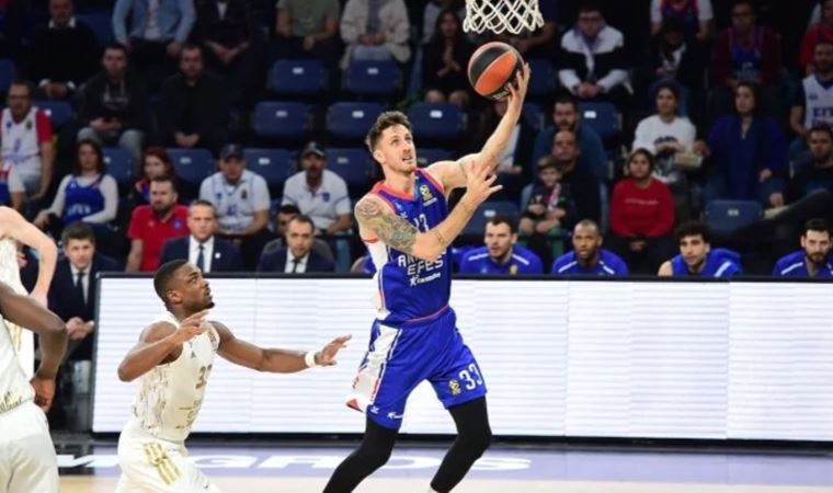 Anadolu Efes, evinde ASVEL'e acımadı!