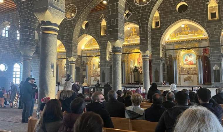 Diyarbakır Surp Giragos Ermeni Kilisesi'nde sekiz yıldan sonra ilk Noel ayini