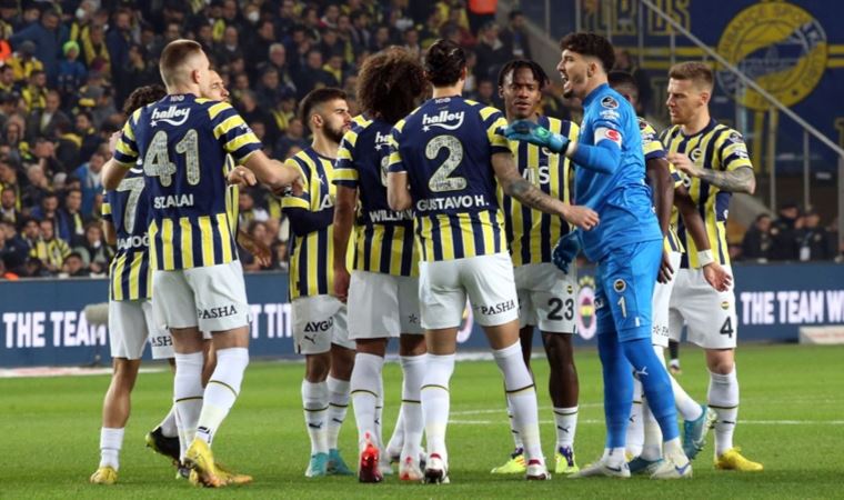 Fenerbahçe'de 8 oyuncu derbide bir ilki yaşadı!