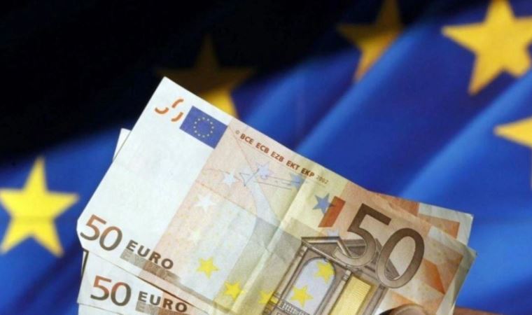 Euro bölgesinde yatırımcı güveni art arda 3 aydır yükseliyor