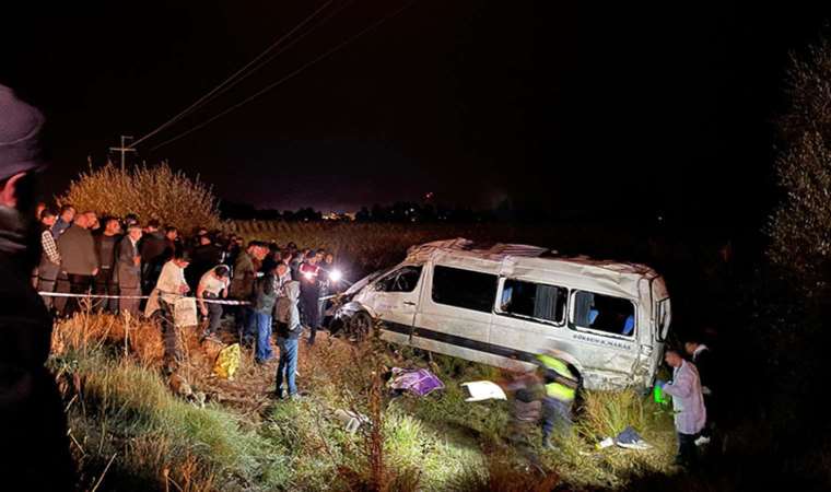 Kahramanmaraş'ta feci kaza: Yolcu minibüsü devrildi, 1 kişi öldü, 10 kişi yaralandı