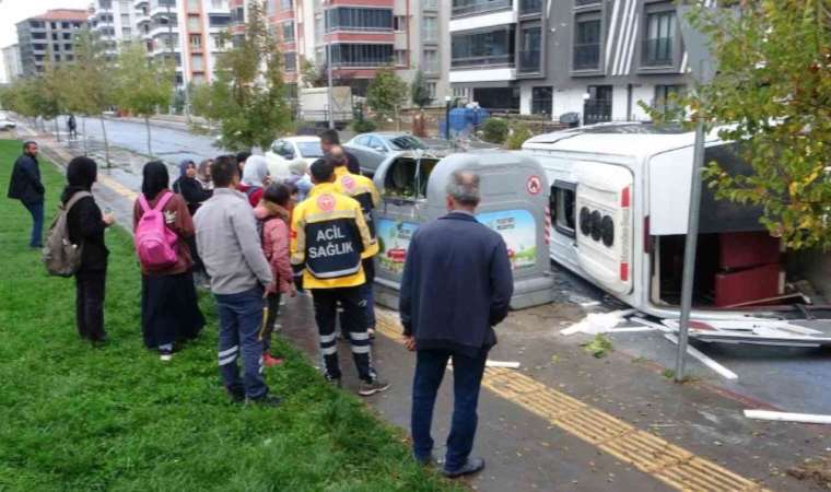 Malatya’da minibüsle öğrenci servisi çarpıştı: 1 yaralı