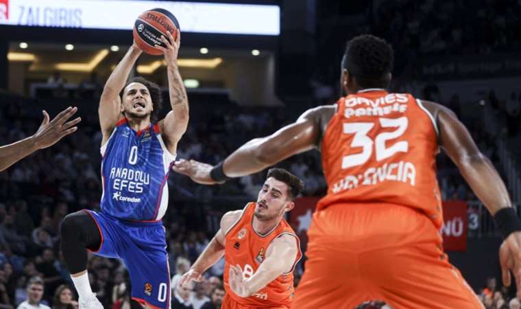 Anadolu Efes'ten 300. galibiyet!