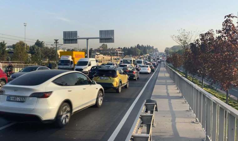 Vatan Caddesi 29 Ekim provaları nedeniyle trafiğe kapatıldı