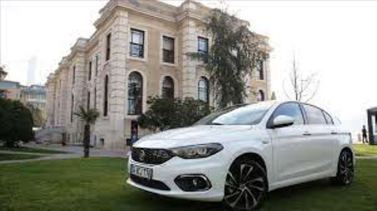 Fiat Egea yine zamlandı: 750 bin TL'yi de aştı