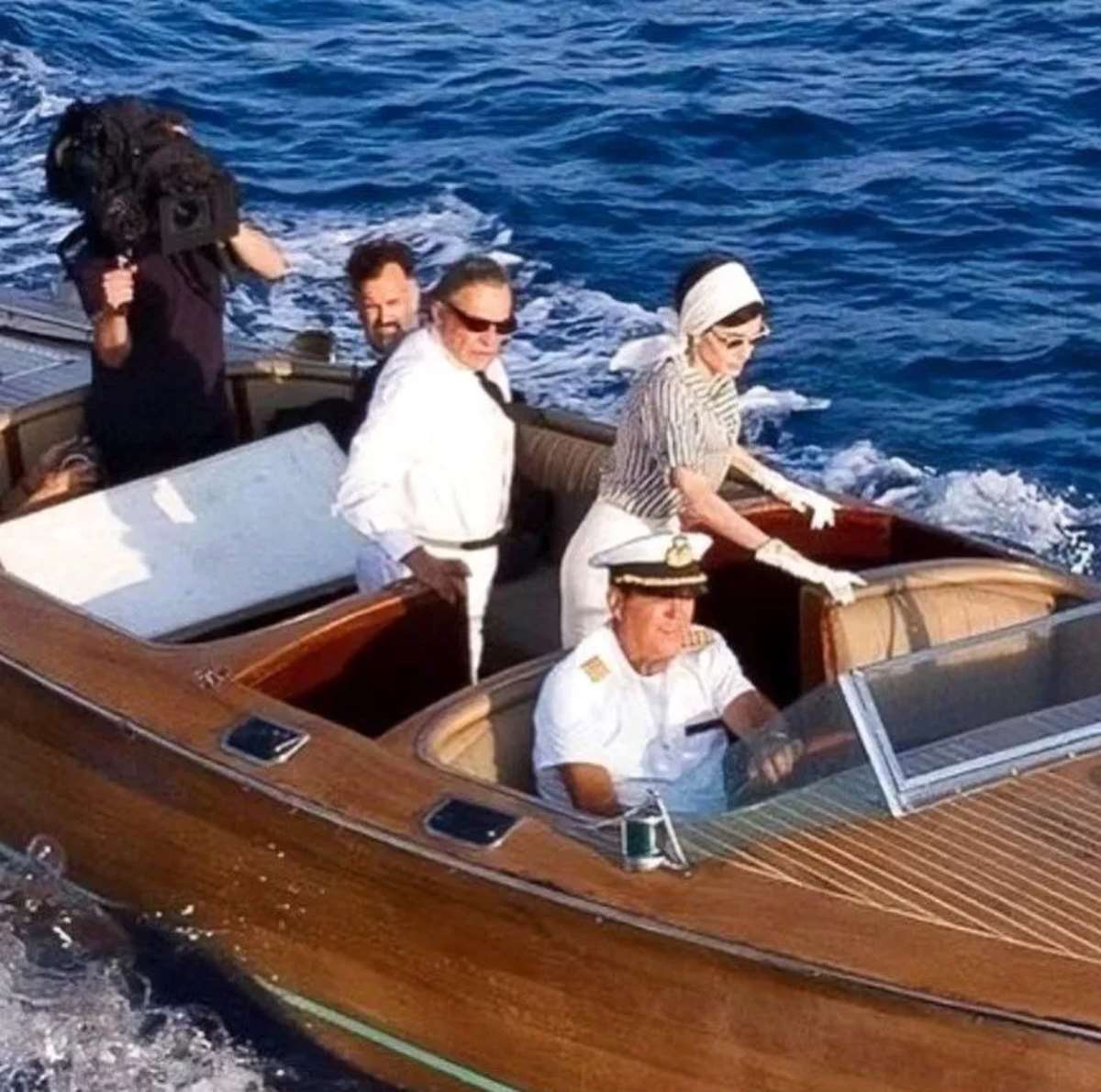 Angelina Jolie ve Haluk Bilginer'in oynadığı Maria filminden yeni fotoğraflar...