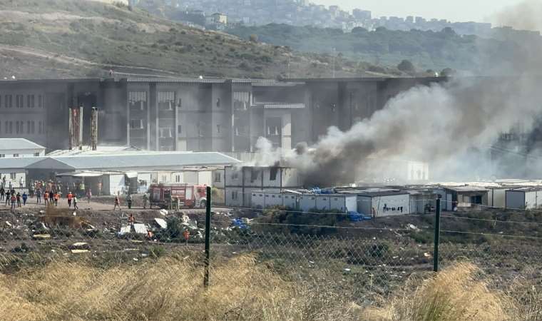 Marmara Üniversitesi'nin Maltepe yerleşkesinde yangın