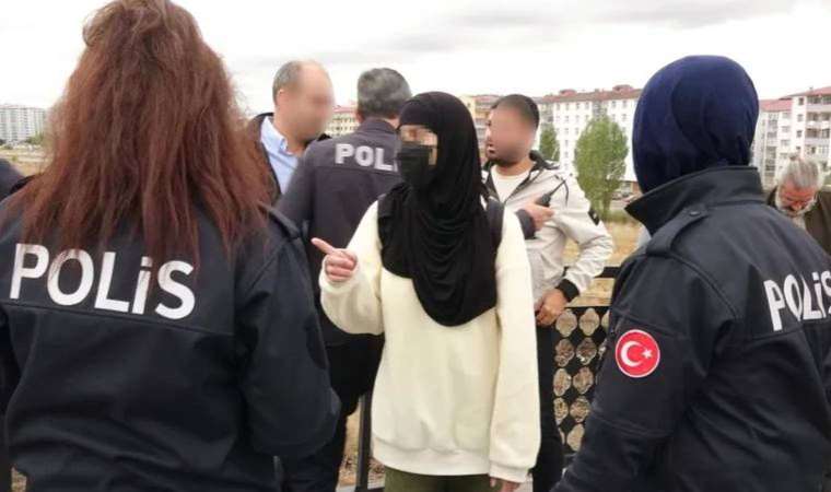 Başı açık fotoğrafının olduğu kimliği polislere göstermedi: 'Mahrem, dini kurallara uymak zorundasınız'