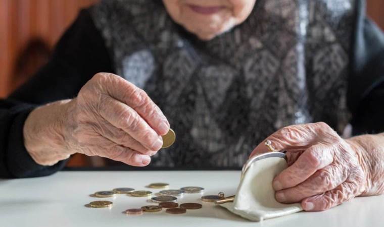 Son Dakika: Emeklilere 5 bin TL'lik ikramiyenin ödeneceği tarihler belli oldu!