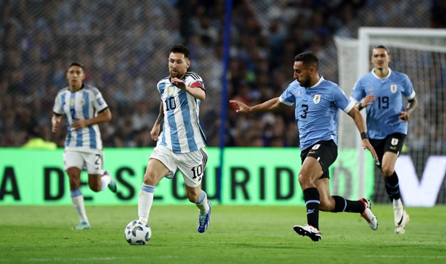 Lionel Messi sinirlerine hakim olamadı: 'Gençlerin bazı şeyleri öğrenmeleri gerekiyor'