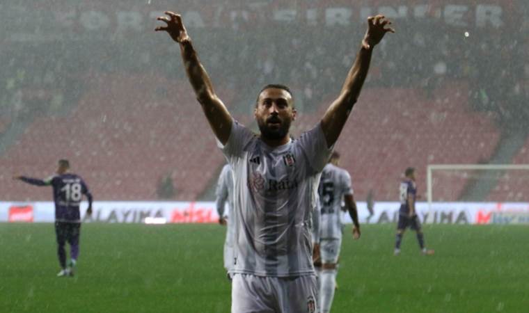 Milli golcü Cenk Tosun, Burak Yılmaz'ı geride bıraktı!