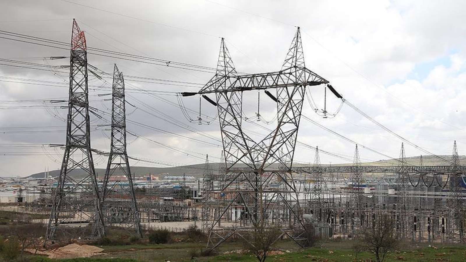 BEDAŞ açıkladı: İstanbul'da bugün bu ilçeler karanlığa gömülecek! İşte 7 Kasım Salı günü elektrik kesintisi yapılacak ilçeler...