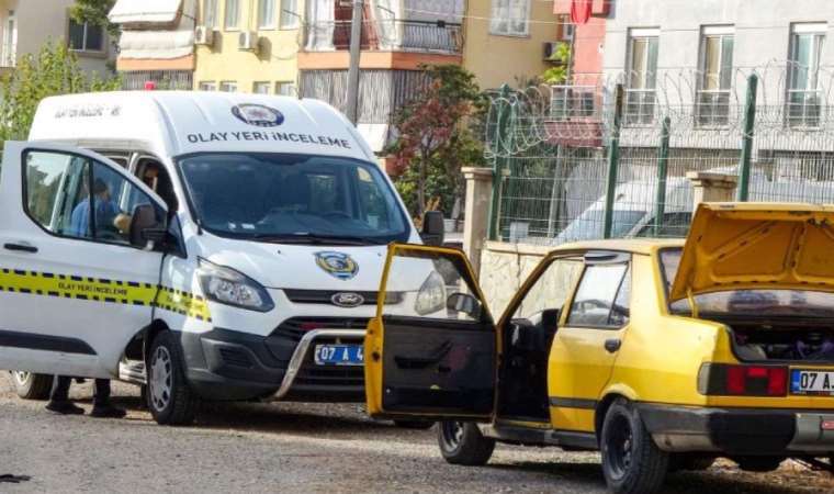 Antalya'da bir garip olay: Hırsız çaldığı arabaya ayıcık bırakmış