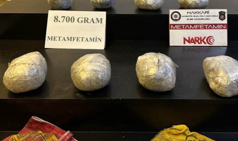 Hakkari'de yol kontrolünde 8 kilo 700 gram metamfetamin ele geçirildi, 1 gözaltı