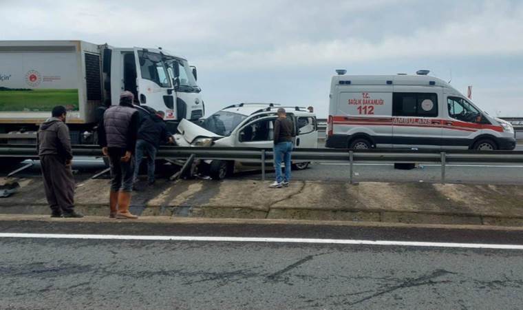 Rize'de çöp kamyonu ve hafif ticari araç çarpıştı: 2 yaralı