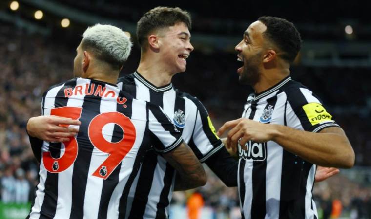 Newcastle United kötü seriye son verdi: 10 kişi kalan Fulham dayanamadı!