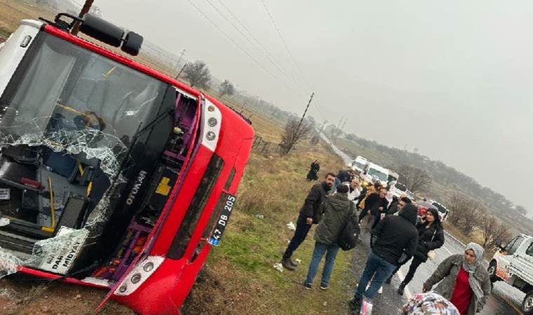 Yolcu midibüsü kayganlaşan yolda devrildi: 5 kişi yaralandı!