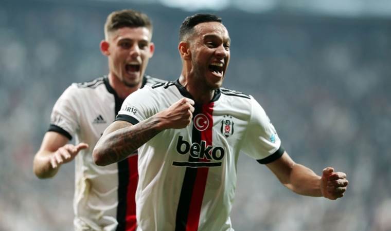 Josef de Souza'dan 'Geri geliyorum' paylaşımı