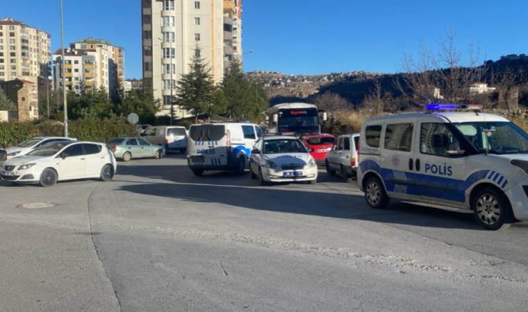 Trafikte karşılaştı: Aracından inip silahla vurdu!