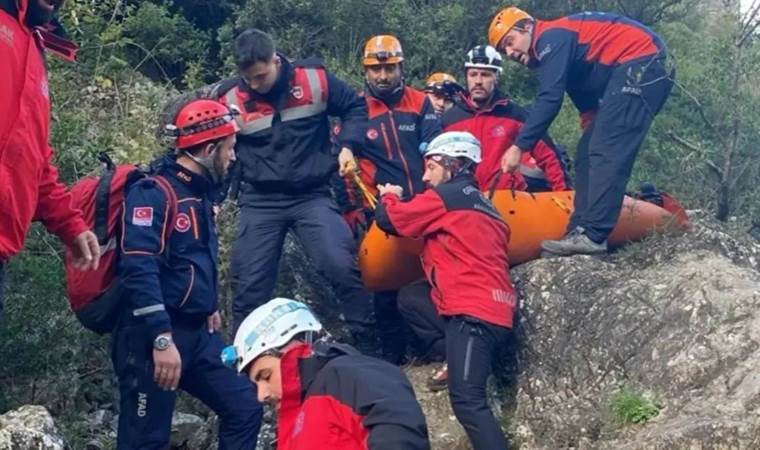 Ballıkayalar Kanyonu'nda bir kişi mahsur kaldı: 2 saatlik çalışma ile kurtarıldı