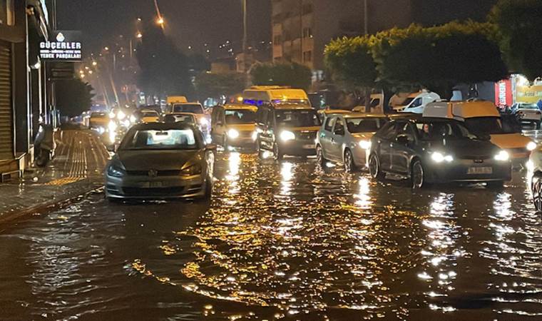 Hatay'da sağanak hayatı olumsuz etkiledi