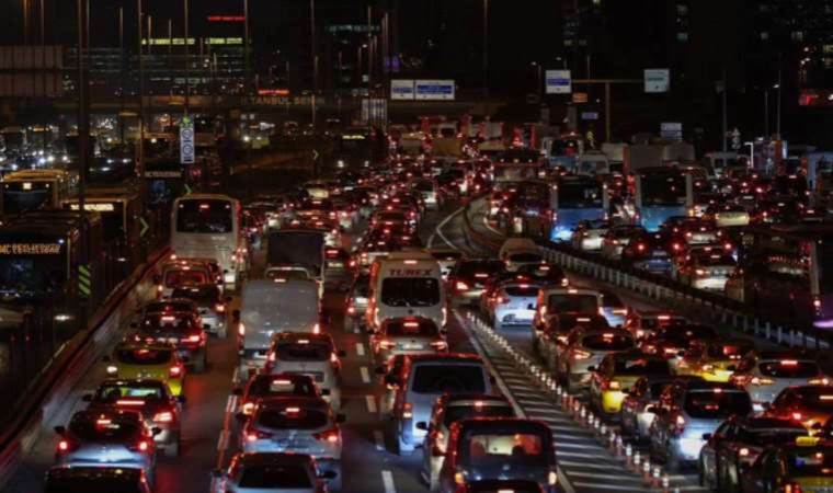 İstanbul'da trafik yoğunluğu... Yüzde 80'i geçti!