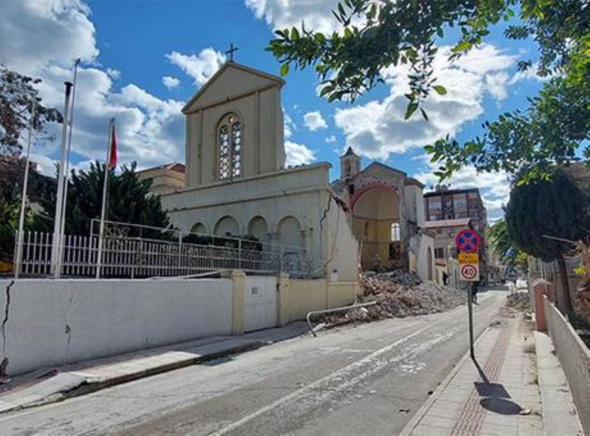 Türkiye'deki hangi kültürel yapılar depremde zarar gördü?