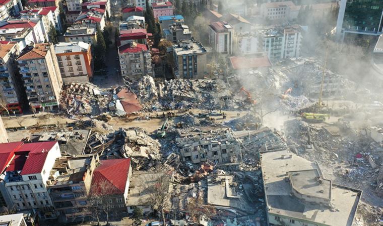 Depremden son anda kurtulan depremzede: 'Depremin sesi hâlâ kulağımda'