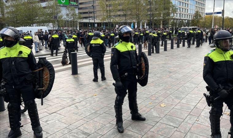 PEGIDA hareketi lideri yine Kuran yırttı