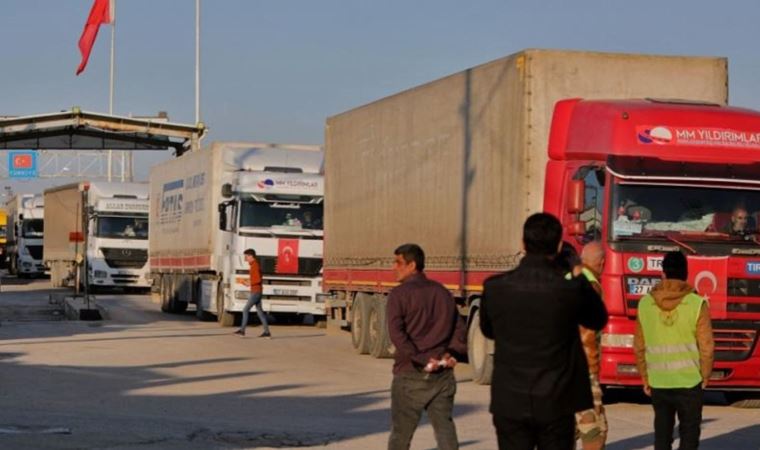 Yeni açılan sınır kapısından ilk BM yardım konvoyu Suriye'ye geçti