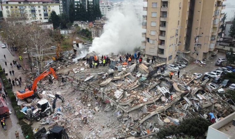 Hatay'da enkazdan kurtarılan baba kız, hastanede buluştu