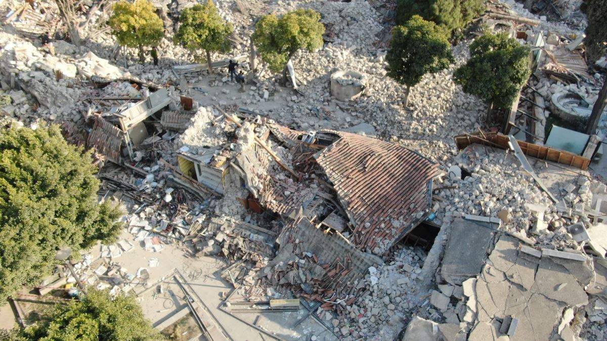 Hatay'da tarihi cami iki depremden sonra yok oldu