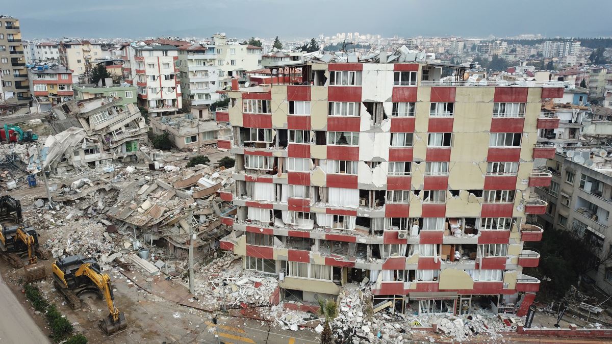 Deprem üstüne deprem! Hatay'daki yıkım havadan görüntülendi