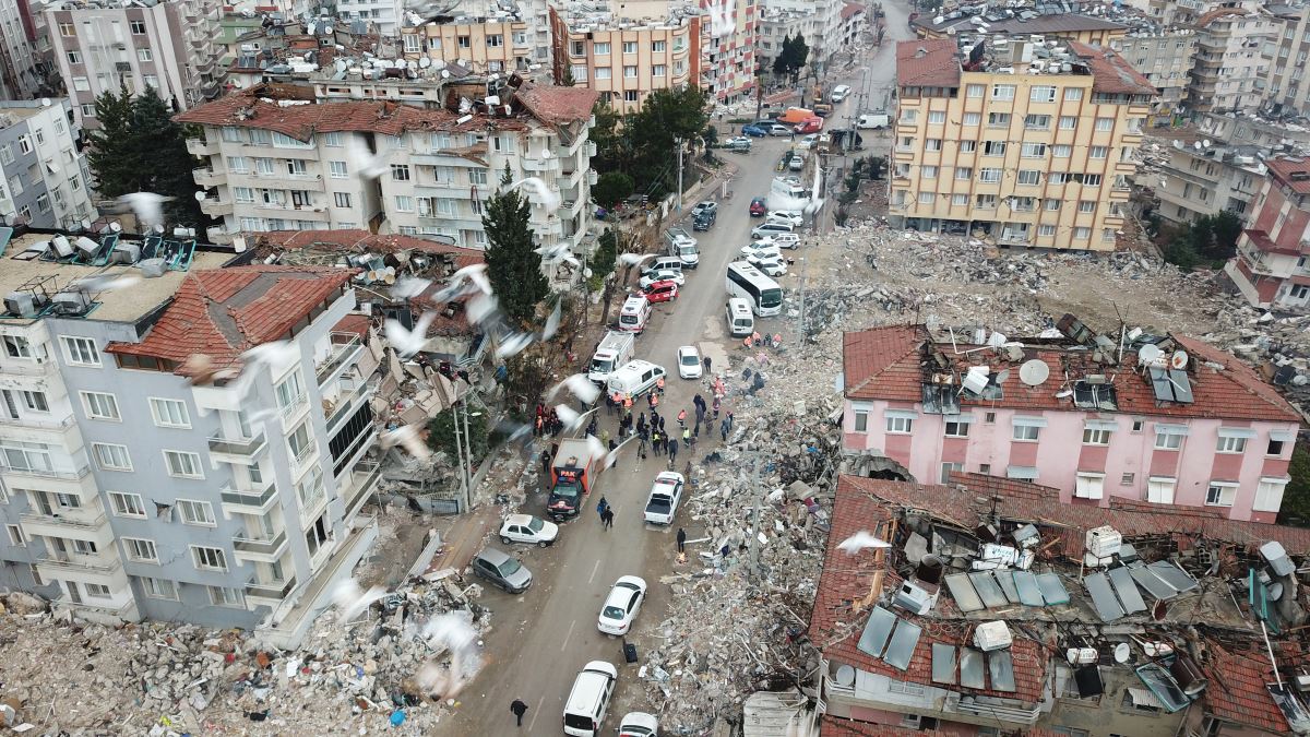 Deprem üstüne deprem! Hatay'daki yıkım havadan görüntülendi