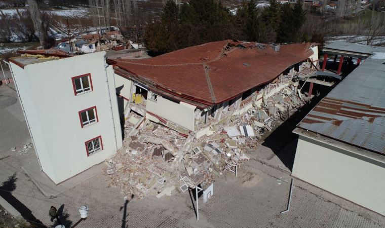 Malatya'da olası depreme karşı güçlendirme yapılan okul, son depremlerde yıkıldı