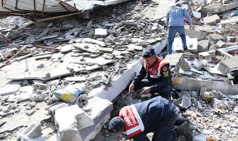 Son Dakika... Depremde yıkılan binalara ilişkin soruşturmada yeni gelişme