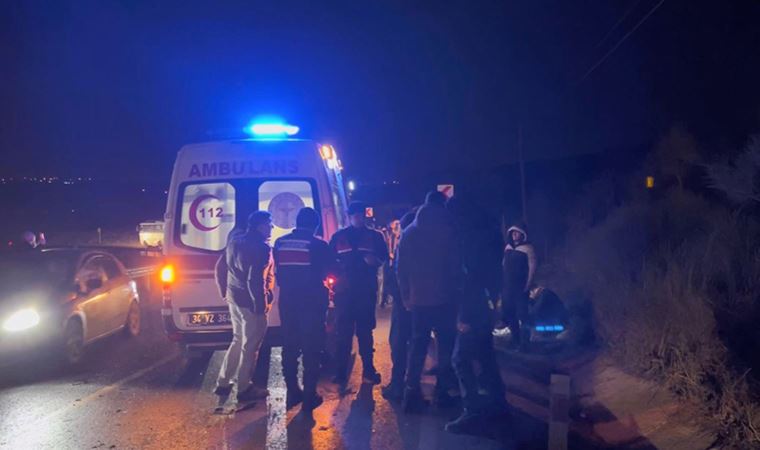 Arnavutköy'de servis minibüsü ile otomobil çarpıştı: 4 yaralı