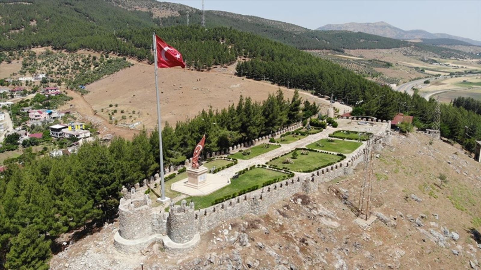 Kahramanmaraş'ın ilçeleri! Kahramanmaraş'ın kaç ilçesi var? Kahramanmaraş'ın ilçe nüfusları kaç? Kahramanmaraş'ın ilçe belediyeleri hangi partiden?