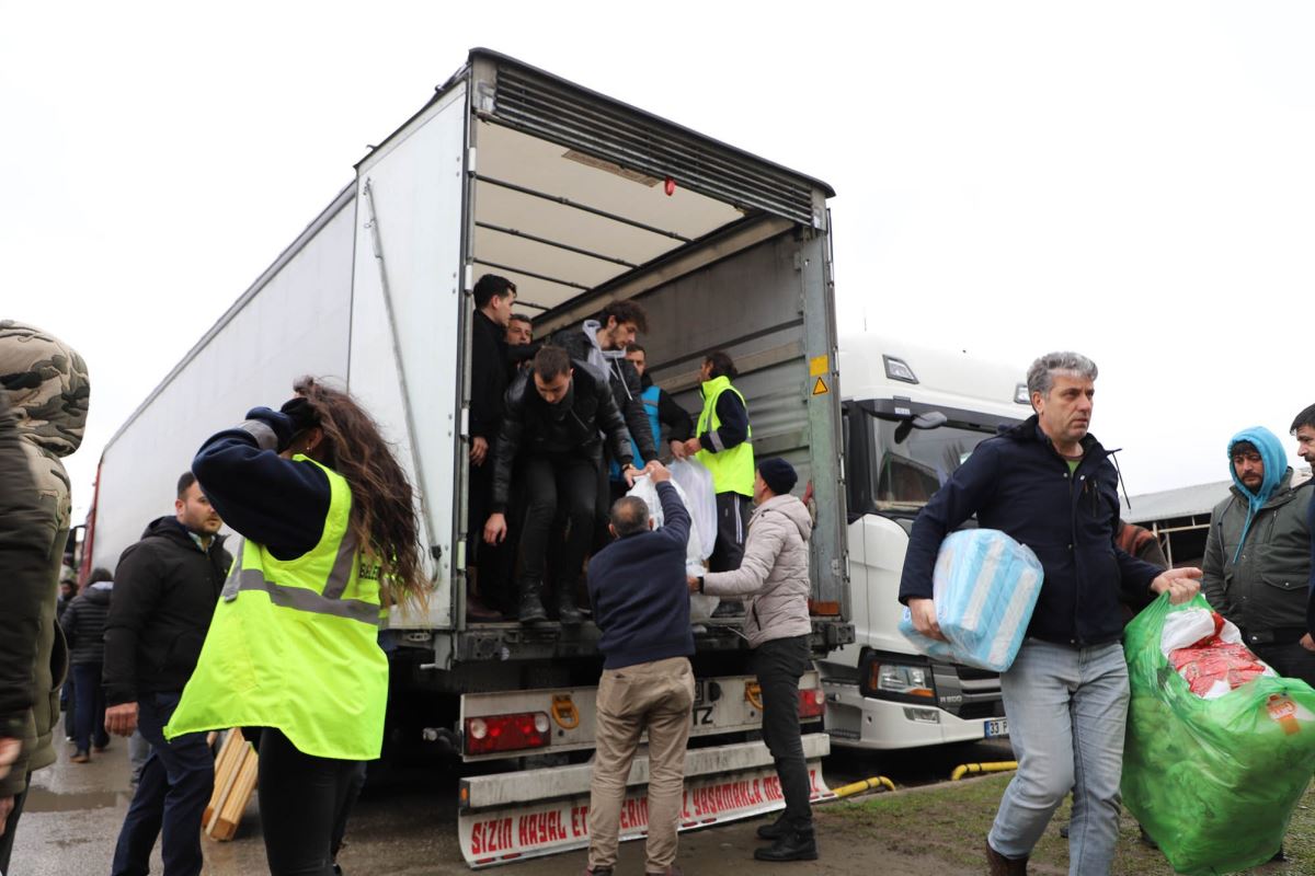 Depremzedeler için çeşitli bölgelerden yurttaşlar birlik oldu!