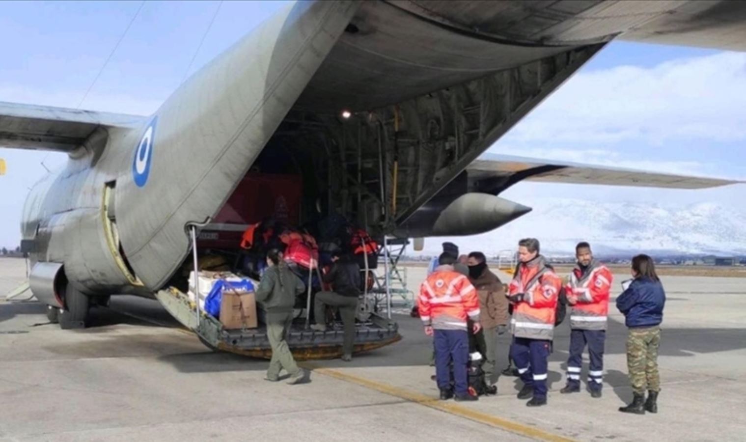 Dünyadan arama kurtarma ekipleri Türkiye'ye geliyor