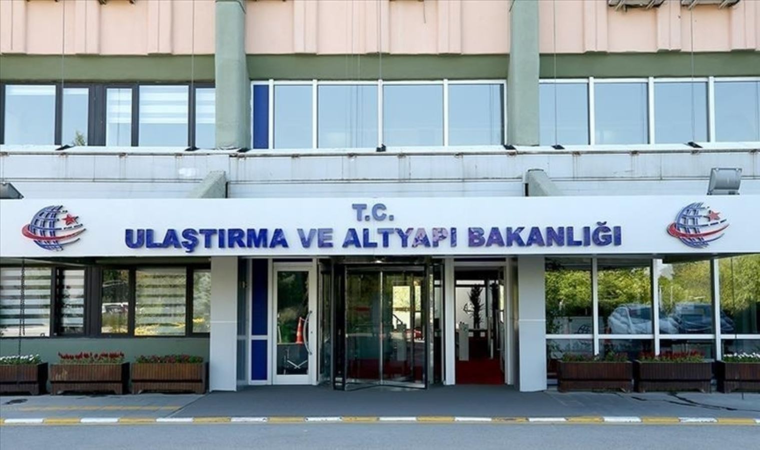 Ulaştırma ve Altyapı Bakanlığı işçi mi alacak? Ulaştırma ve Altyapı Bakanlığı işçi alımı başvurusu nasıl yapılır?